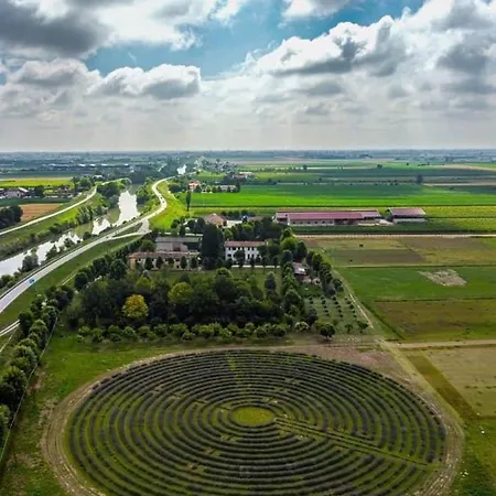 La Tenuta Va Oltre Farm stay *